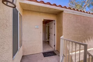 Photo #3: 2489169 Listing