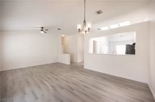 Photo #6: 2489187 Listing