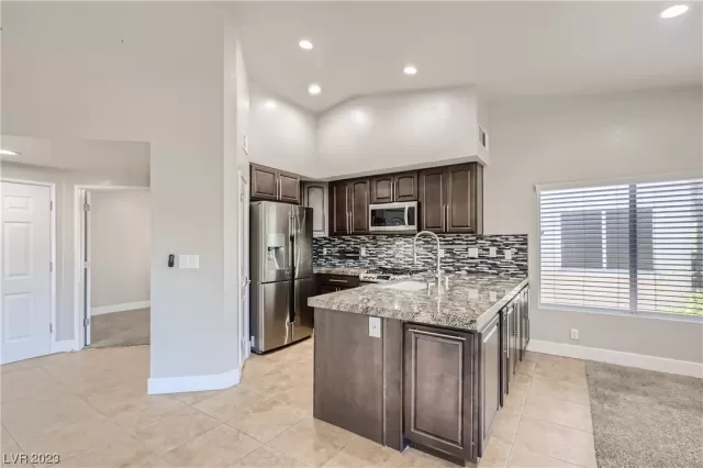 MLS: 2489195 Condo For Sale