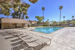 Photo #2: 2489197 Listing