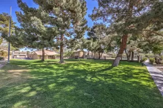 Photo #3: 2489197 Listing