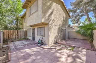 Photo #6: 2489197 Listing