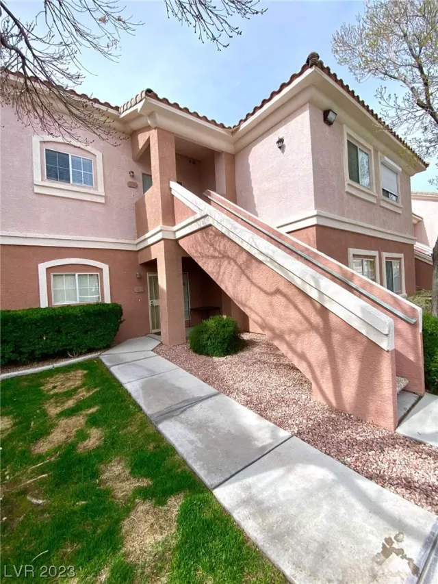 MLS: 2489219 Condo For Sale