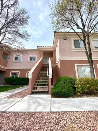 Photo #1: 2489219 Listing 