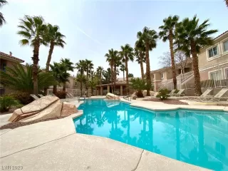 Photo #4: 2489219 Listing 