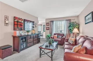 Photo #6: 2489230 Listing 