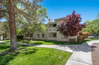 Photo #1: 2489239 Listing 