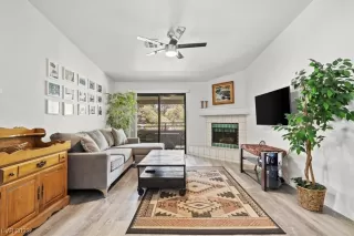 Photo #4: 2489239 Listing 