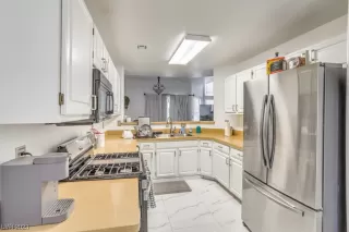 Photo #2: 2489242 Listing 