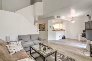 Photo #3: 2489242 Listing 