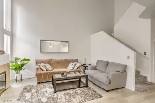 Photo #4: 2489242 Listing 