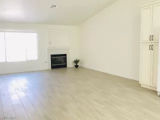 Photo #4: 2489270 Listing 