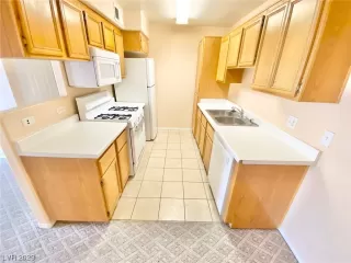 Photo #3: 2489300 Listing 