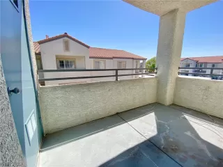 Photo #4: 2489300 Listing 