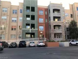 Photo #4: 2489311 Listing