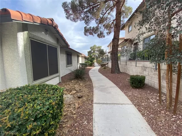 MLS: 2489312 Condo For Sale