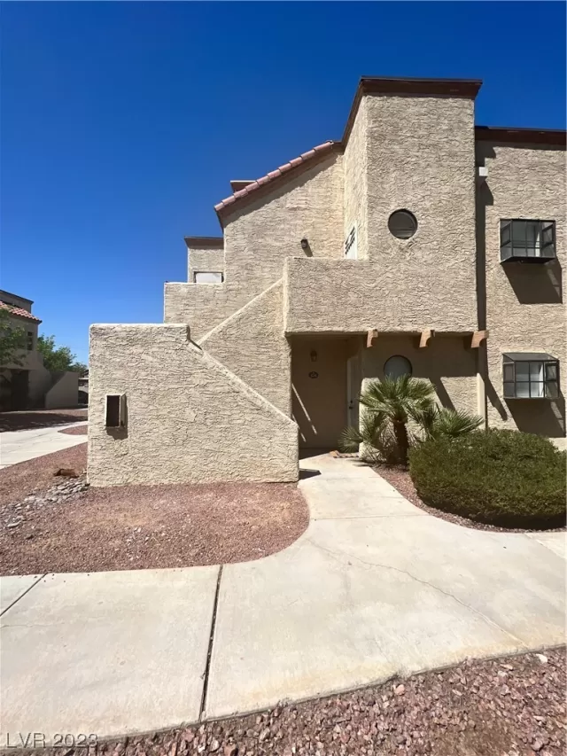 MLS: 2489315 Condo For Sale