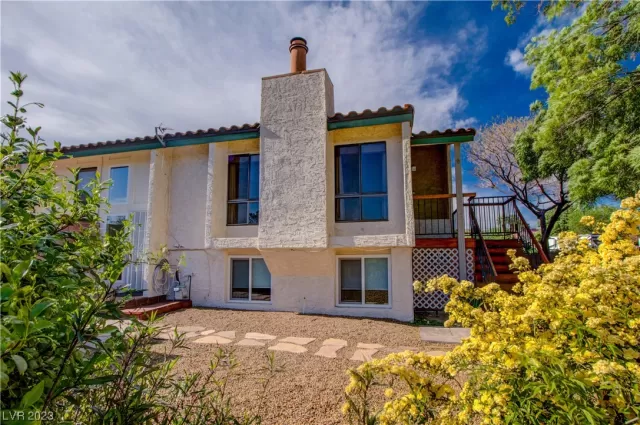 MLS: 2489349 Condo For Sale