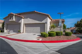 Photo #1: 2489351 Listing