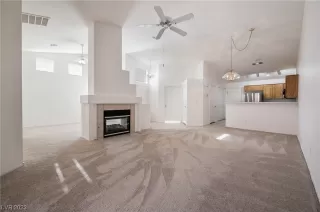 Photo #4: 2489351 Listing