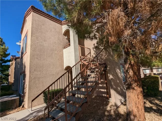 MLS: 2489376 Condo For Sale