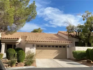 Photo #2: 2489378 Listing