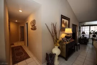 Photo #3: 2489378 Listing