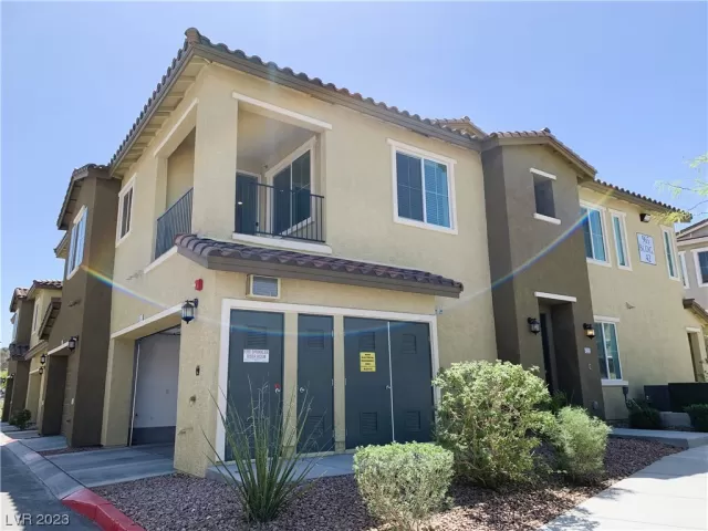 MLS: 2489379 Condo For Sale