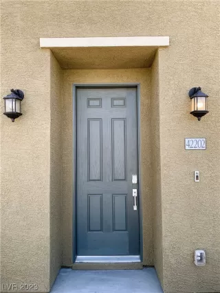 Photo #2: 2489379 Listing 