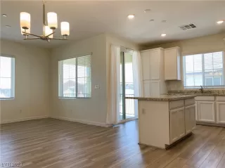 Photo #6: 2489379 Listing 