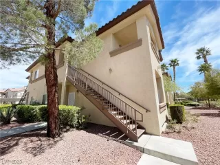 Photo #1: 2489413 Listing 