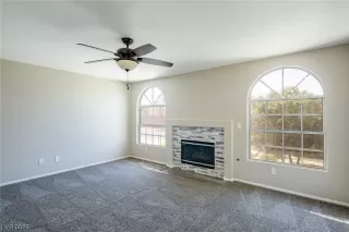 Photo #3: 2489421 Listing