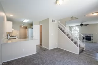 Photo #4: 2489421 Listing