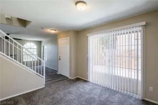 Photo #5: 2489421 Listing