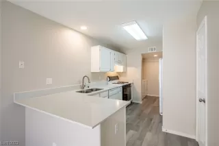 Photo #6: 2489421 Listing