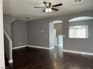 Photo #1: 2489431 Listing 