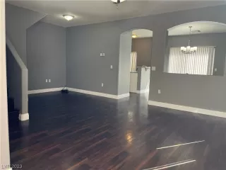 Photo #6: 2489431 Listing 