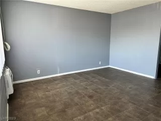 Photo #2: 2489432 Listing 