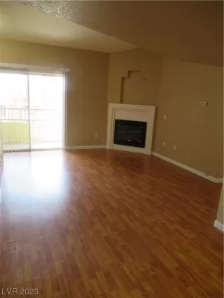 Photo #2: 2489451 Listing 