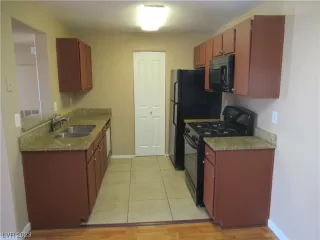 Photo #4: 2489451 Listing 