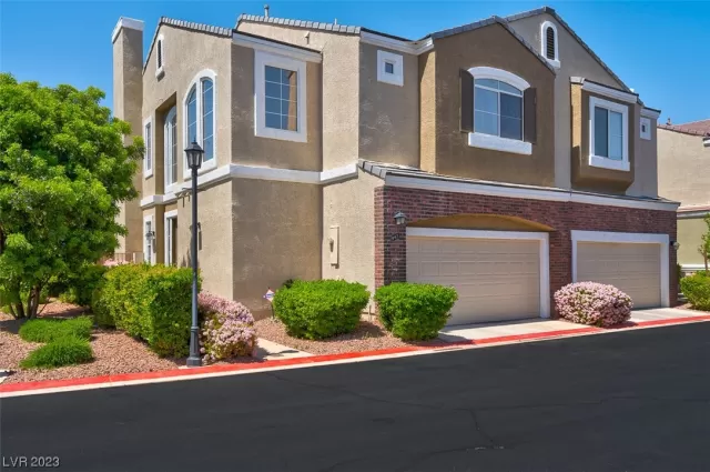 MLS: 2489459 Condo For Sale