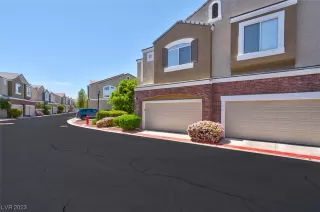 Photo #2: 2489459 Listing