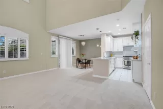 Photo #3: 2489459 Listing