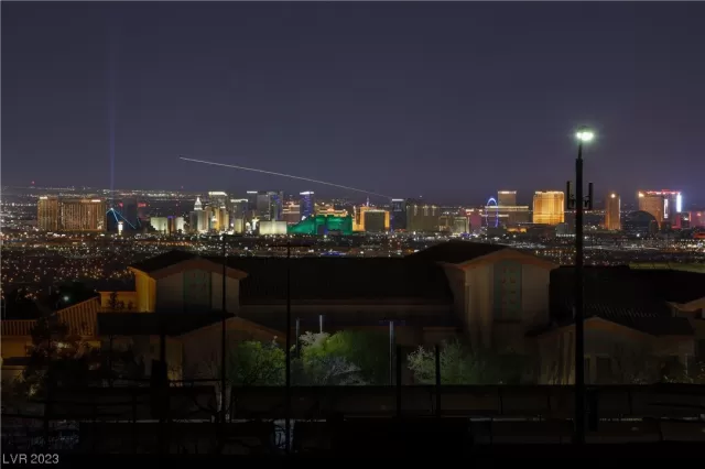 MLS: 2489466 Condo For Sale