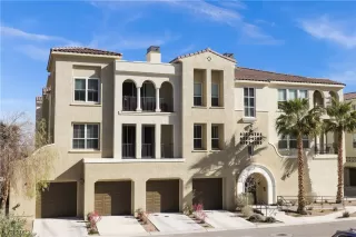 Photo #2: 2489466 Listing 