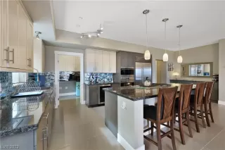 Photo #5: 2489466 Listing 