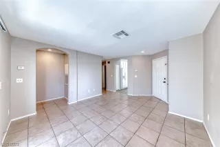 Photo #3: 2489474 Listing