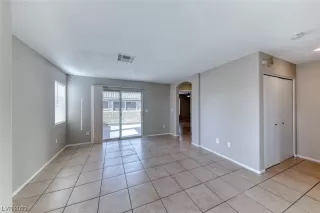 Photo #4: 2489474 Listing