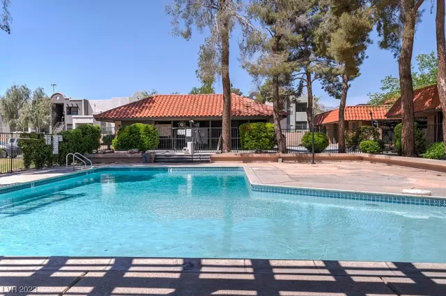 MLS: 2489493 Condo For Sale