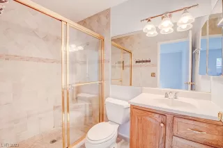 Photo #5: 2489493 Listing